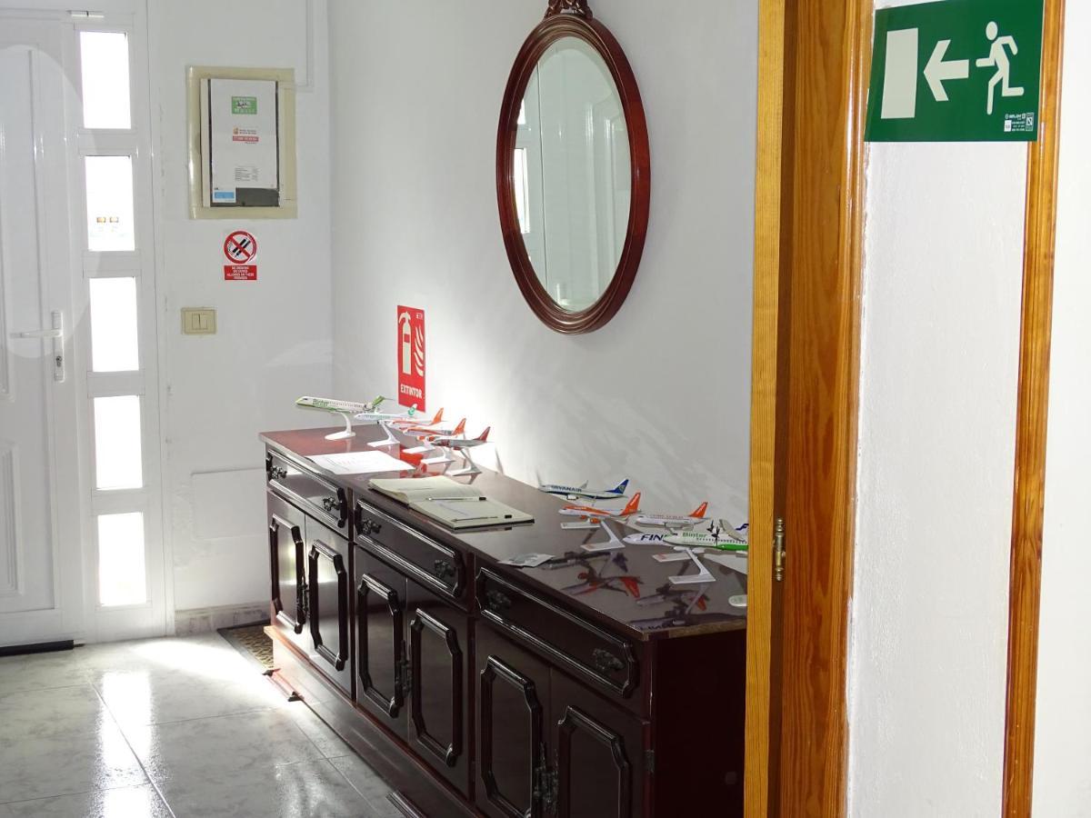 Rickaty Lodge Bed And Breakfast, Airport Hotel, Hotel De Aeropuerto, Las Palmas Airport, Gran Canaria Airport, Lpa, Spain Las Majoreras Екстер'єр фото